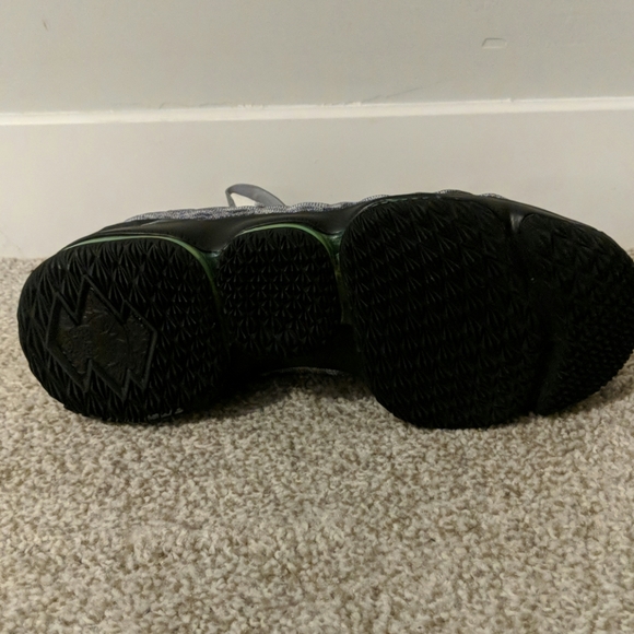 Nike LeBron XV KSA - Picture 3 of 5